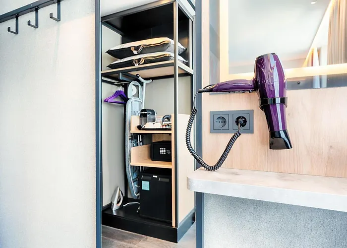 Cheap hotel: Premier Inn Berlin Alexanderplatz