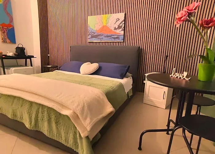 Morghen 88 Vomero Rooms