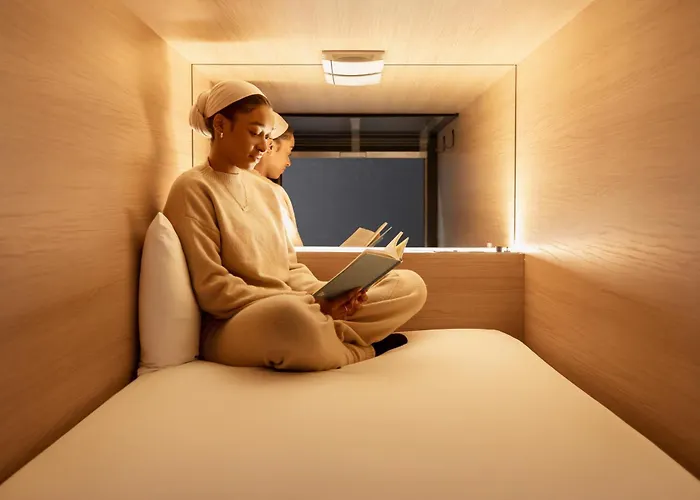 Central hotel: Zedwell Capsule Hotel Piccadilly Circus