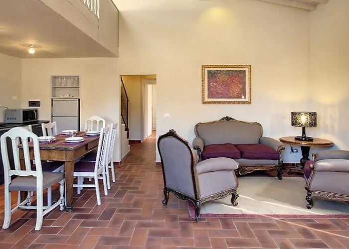 Hotel near College: Florence View Apartment