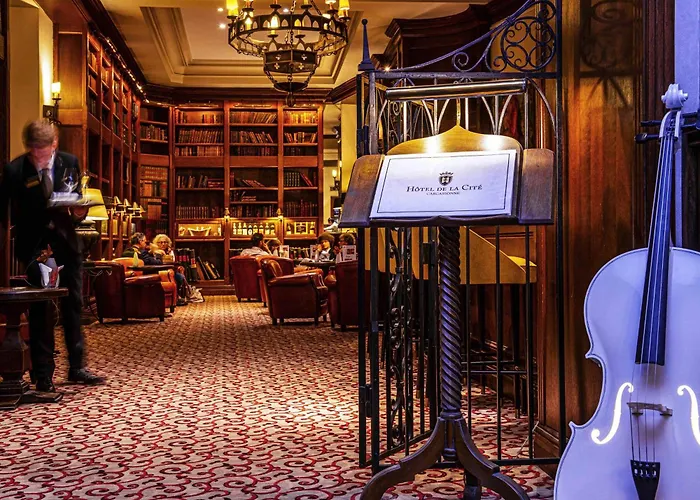 Hotel with pool: Hotel De La Cite Carcassonne - Mgallery Collection