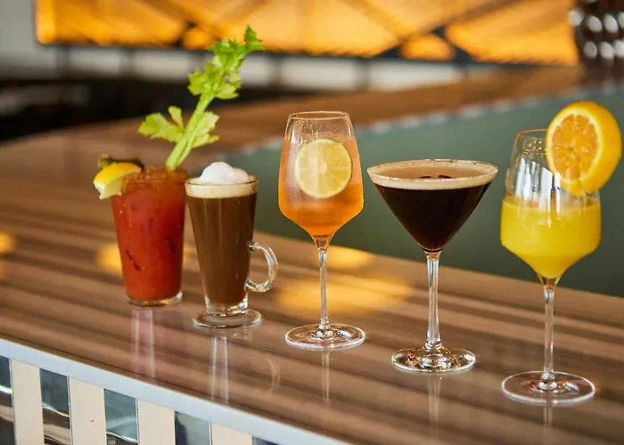 Hotel with pool: The Wade