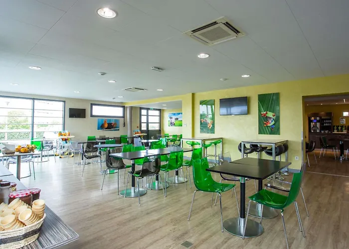 Hôtel accueillant les animaux: Hôtel Ibis Styles Bourges - Piscine extérieure chauffée - Restaurants à proximité