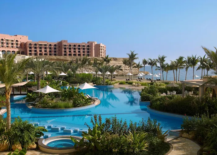 Hotel with Tennis: Hilton Muscat Al Bandar