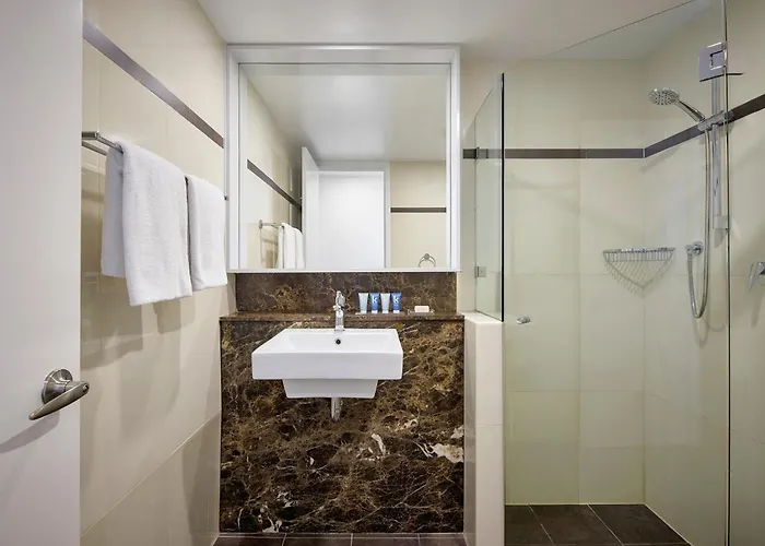 Meriton Suites World Tower,