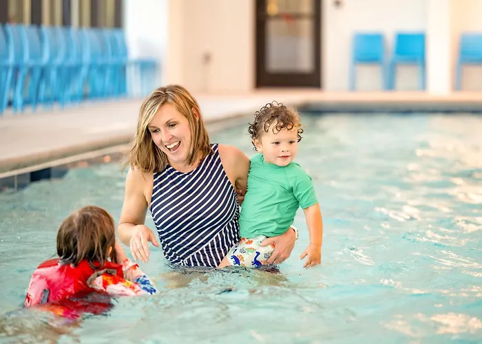 Pet Friendly hotel: Country Cascades Waterpark Resort