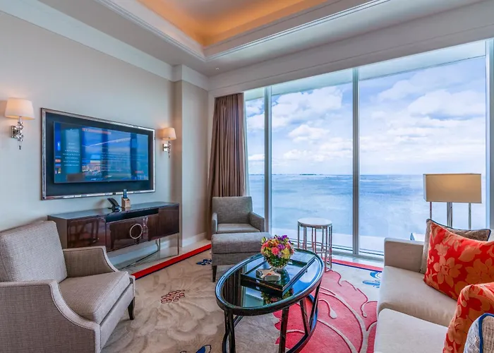 Hotel with view: Solaire Resort Entertainment City