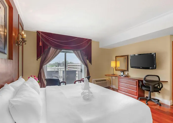 Hotels with tennis Quality Fallsview Cascade