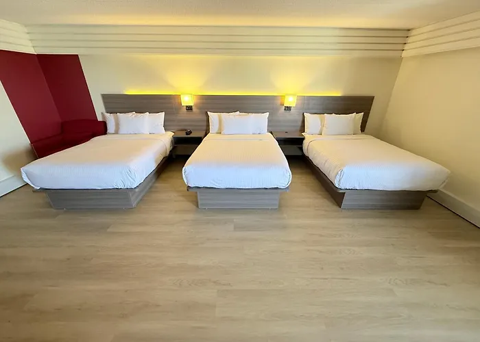 Airport Hotel: Westport Inn