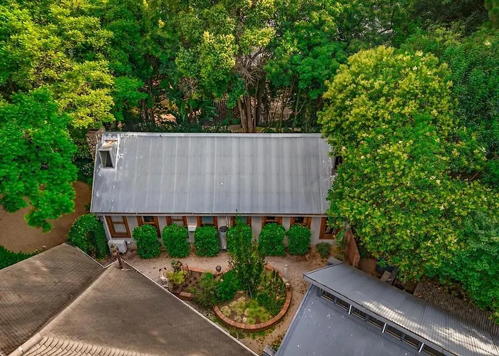 Festina Lente Guesthouse