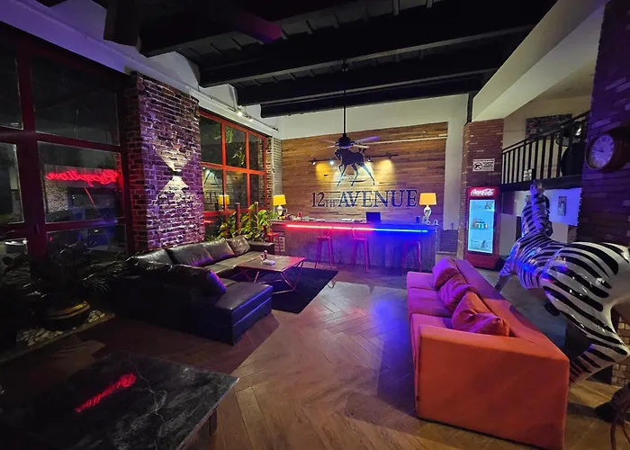 Ping Pong hotel: 12Th Avenue