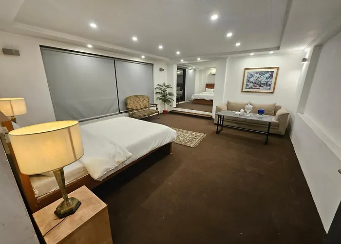 Ping Pong hotel: 12Th Avenue