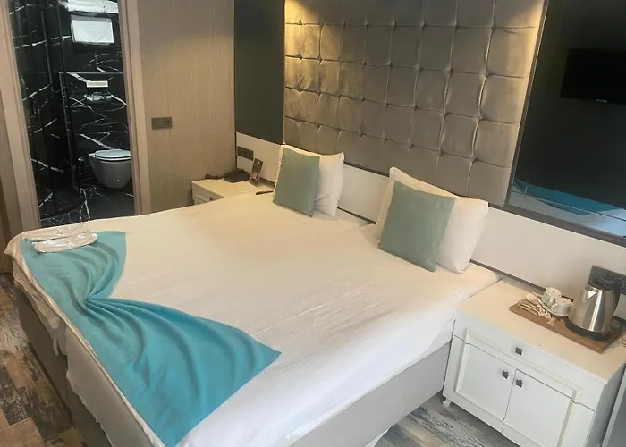 Hotel Blue Ottoman