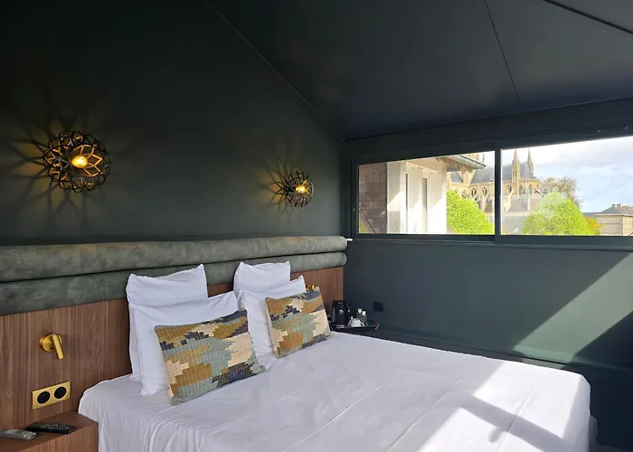 Hotel with view: Le Castel Guesthouse