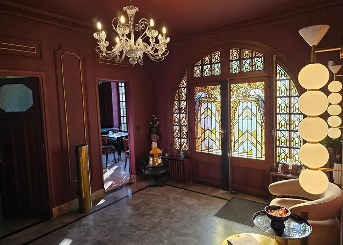 Hotel with view: Le Castel Guesthouse