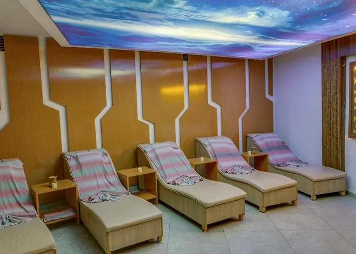 Hotel met tennis: The Grand Blue Sky International