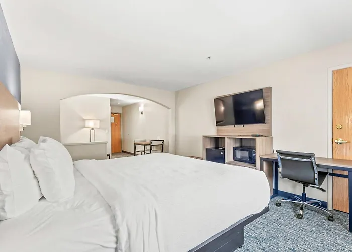 Quality Inn & Suites On The River