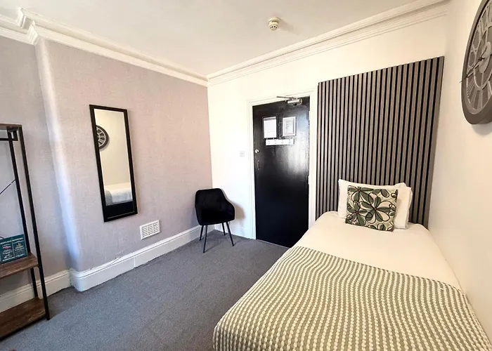 Cheap hotel: Mitre Hotel Manchester City Centre