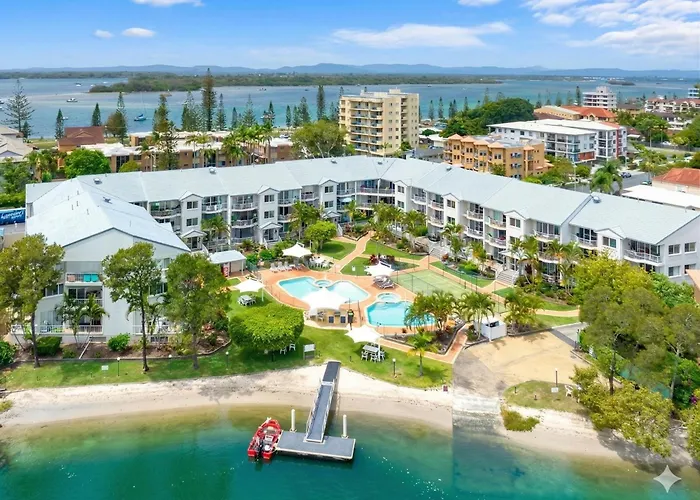 Pelican Cove Waterfront Apartment