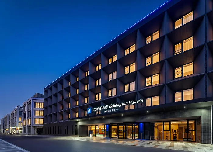Holiday Inn Express Airport Zone By Ihg
