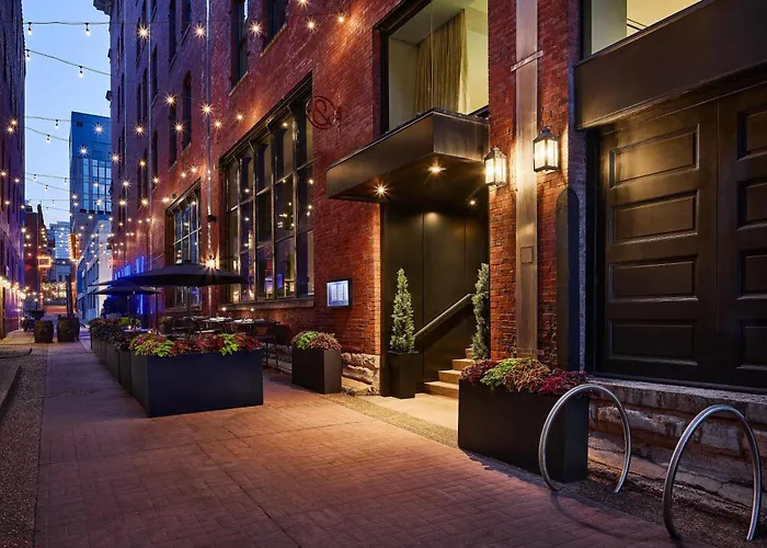 Hotels With Four Stars Bankers Alley Nashville, Tapestry Collection By Hilton