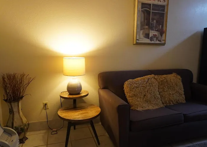 Villa: River Place Condos #610 3Bd