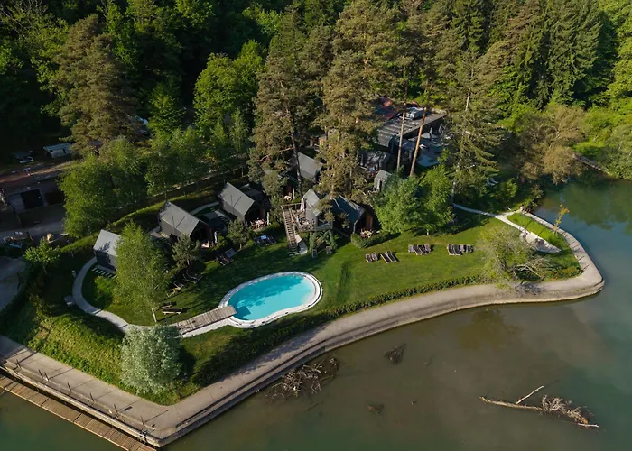 : Luxury glamping Chocolate village