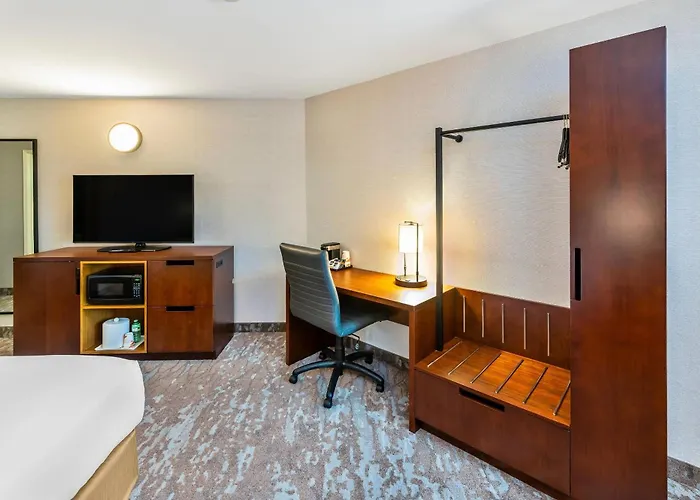 Comfort Inn East