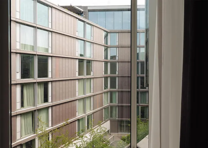 5 star hotels Doubletree By Hilton Amsterdam Centraal Station