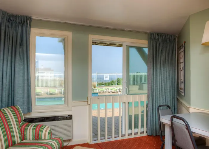 Motel: The Corsair & Cross Rip Oceanfront