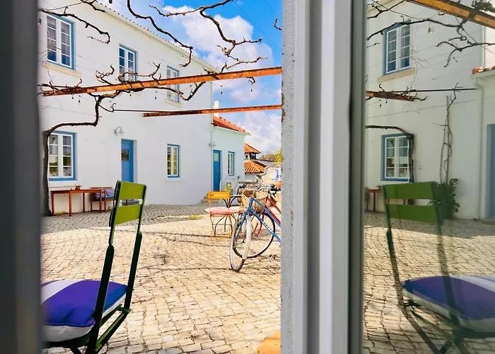 Oryza Guest House& Suites