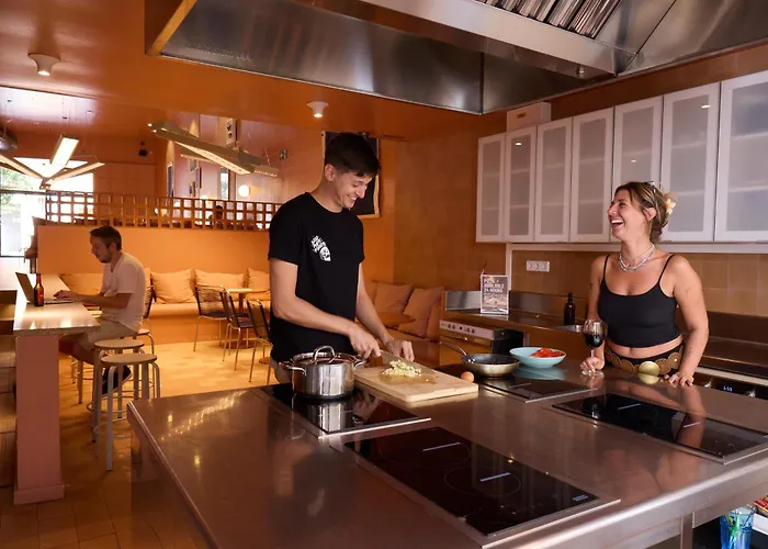 Hotel perto da faculdade: Latroupe Poblenou Beach