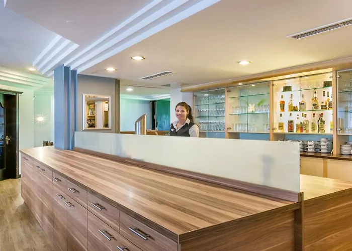 Garner City Centre By Ihg