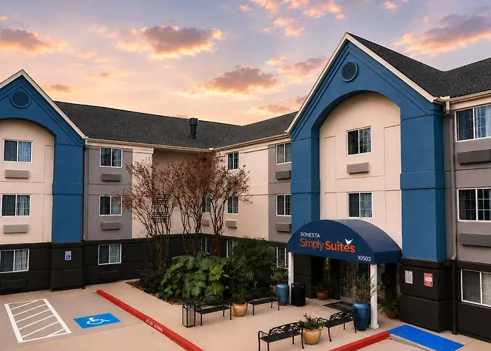 Cheap hotel: Sonesta Simply Suites Houston Citycentre I-10 West