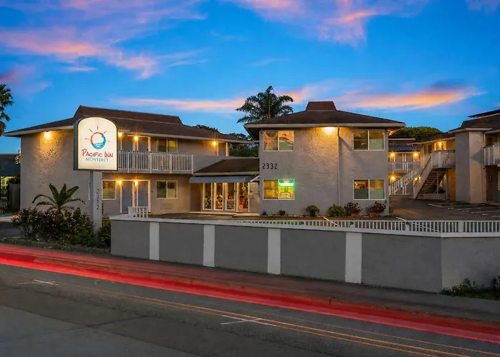 Hotel near College: Pacific Inn Monterey