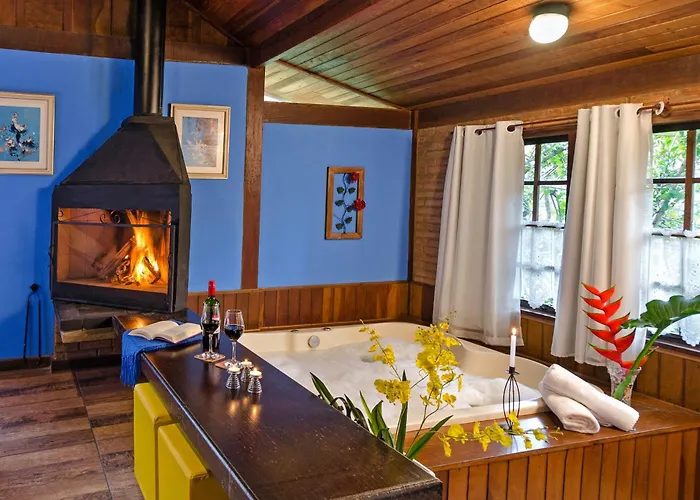 Hotel com jacuzzi: Pousada Olho D'Água