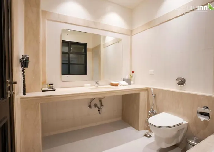 4 star hotel: Leisure Inn Grand Chanakya