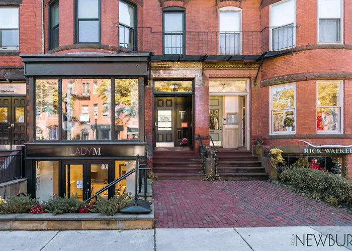 Apartments 304 Newbury Street By Thatch