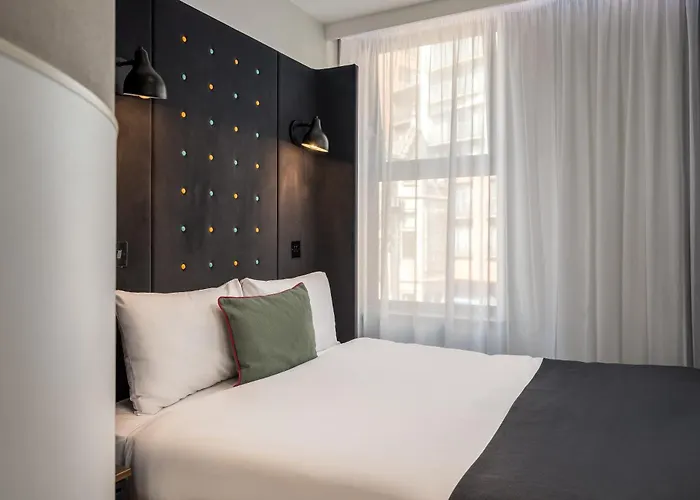 3 star hotels Point A London Paddington