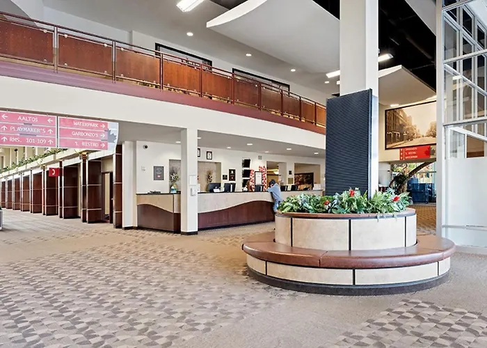 Hotel with view: Canad Inns Destination Center Grand Forks