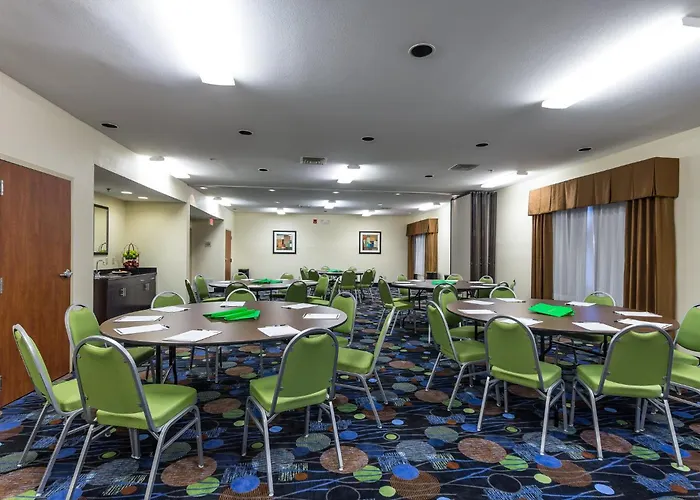 Holiday Inn Express Hotel & Suites Edmond By Ihg
