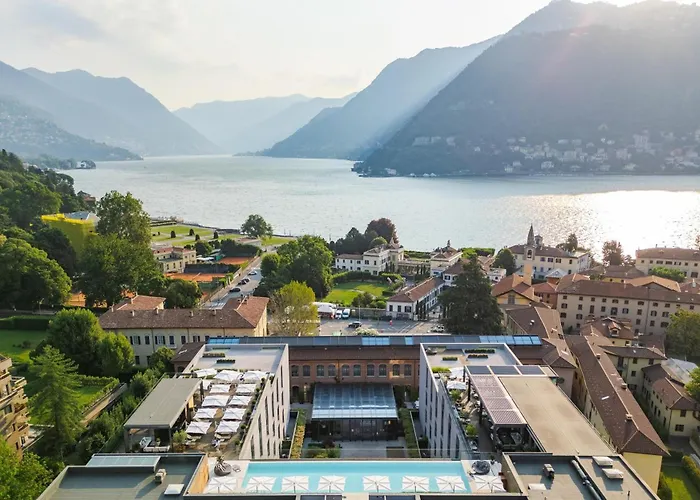 4 sterren hotel: Hilton Lake Como