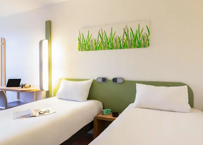Hotel pres du College: ibis budget Compiègne Centre-Ville