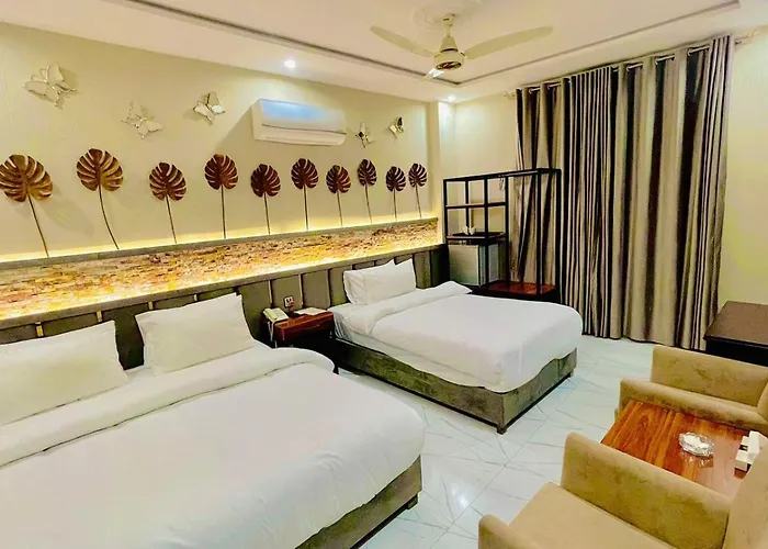 Guest house: Shelton Boulevard Hotel Lahore