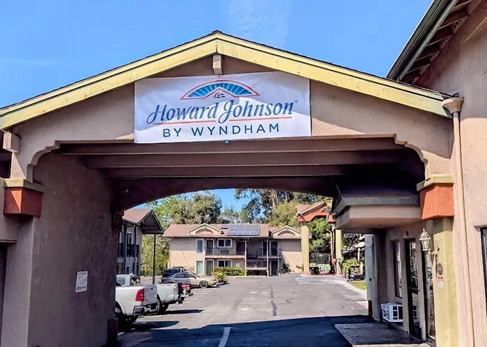 Resort: Olive Tree Inn & Suites