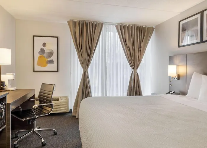 Dog friendly hotels Days Inn By Wyndham Sudbury & Conference Centre