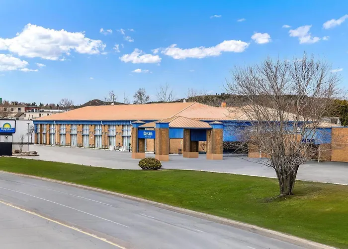 Dog friendly hotels Days Inn By Wyndham Sudbury & Conference Centre