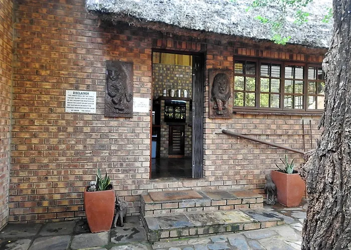 Bona Ngwenya Lodge & Safaris