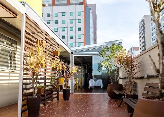 Esquina Batel - Hotel Econômico