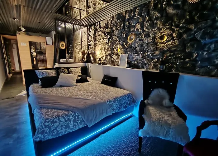 Sweet Loft Grenoble-Love Room avec jacuzzi&sauna